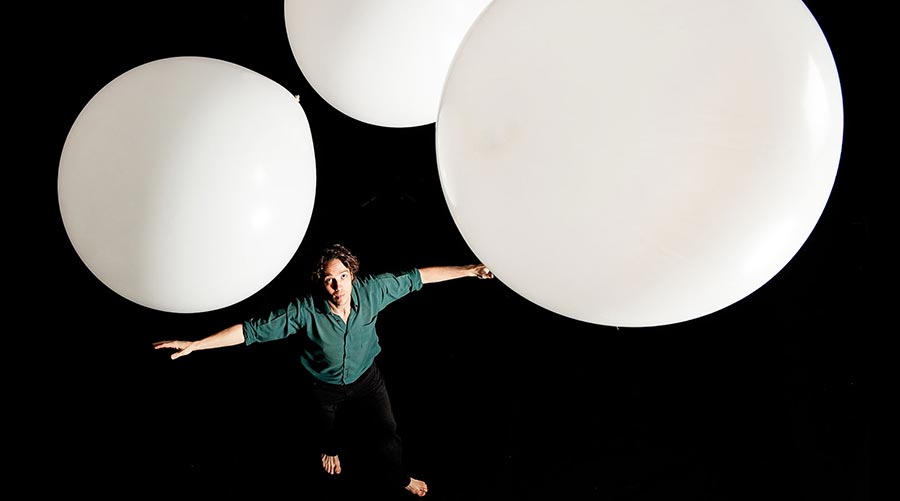colas rouanet - spectacle cirque jongleur
